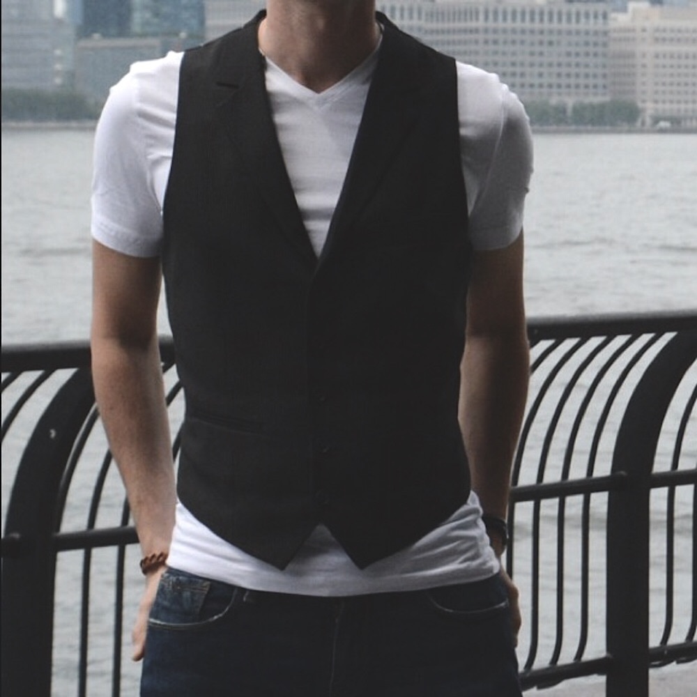 Le Chateau Vest. Slim M size Fit. Adjustable Waist